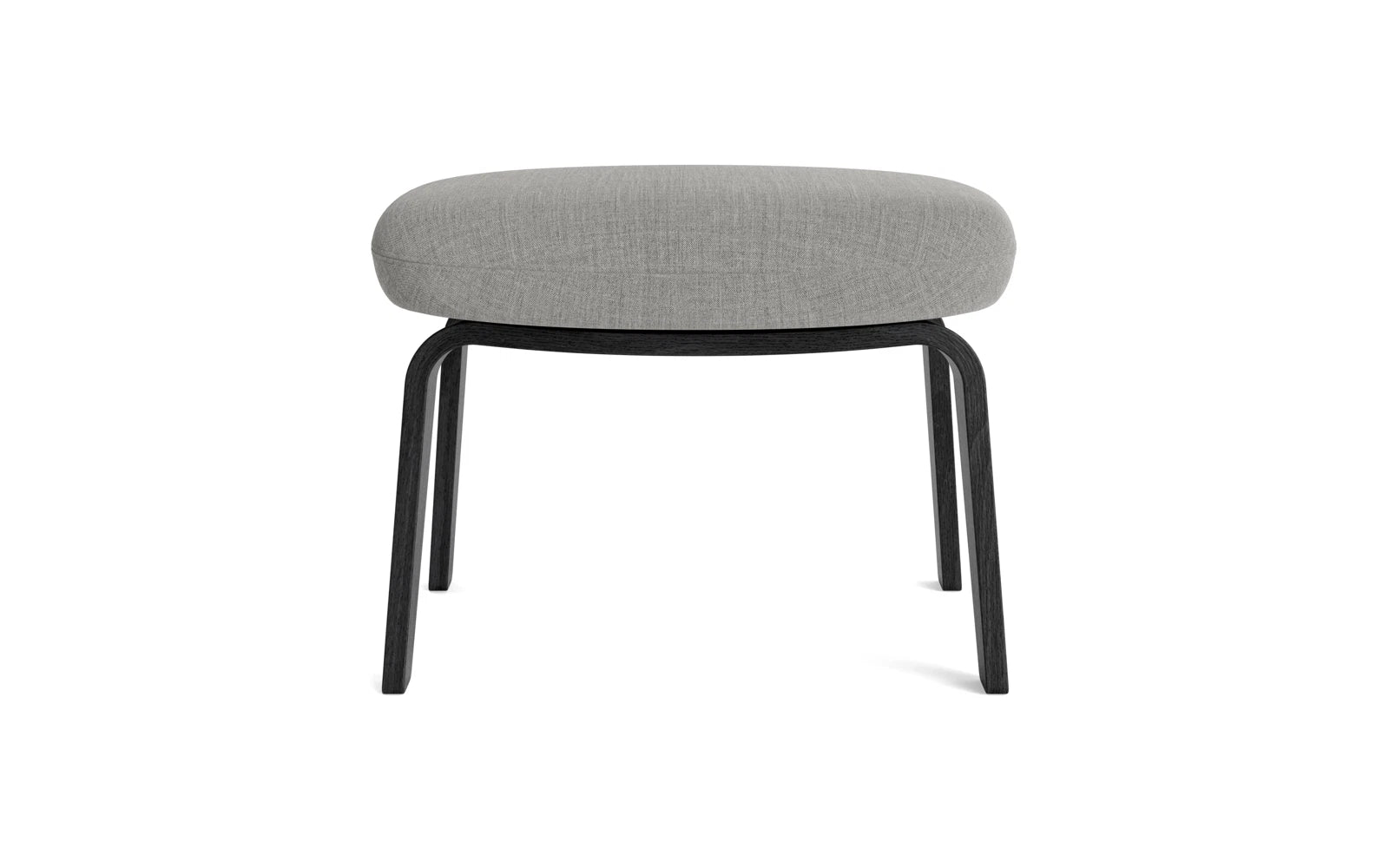 Era Fusshocker schwarze Eiche Remix in Remix 133 präsentiert im Onlineshop von KAQTU Design AG. Ottoman ist von Normann Copenhagen