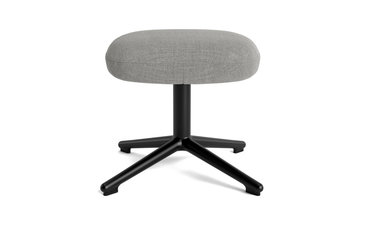 Era Fusshocker Swivel schwarzer Alu Remix in Remix 133 präsentiert im Onlineshop von KAQTU Design AG. Ottoman ist von Normann Copenhagen