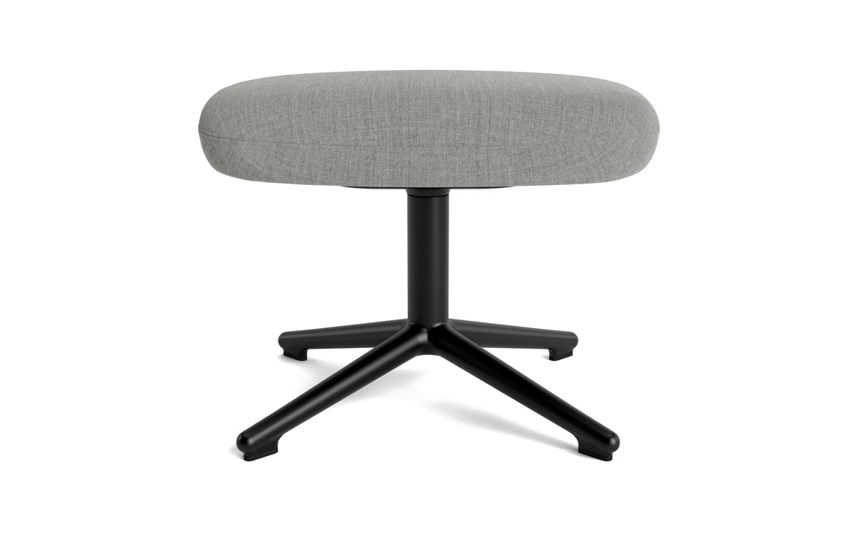 Era Fusshocker Swivel schwarzer Alu Remix in Remix 133 präsentiert im Onlineshop von KAQTU Design AG. Ottoman ist von Normann Copenhagen