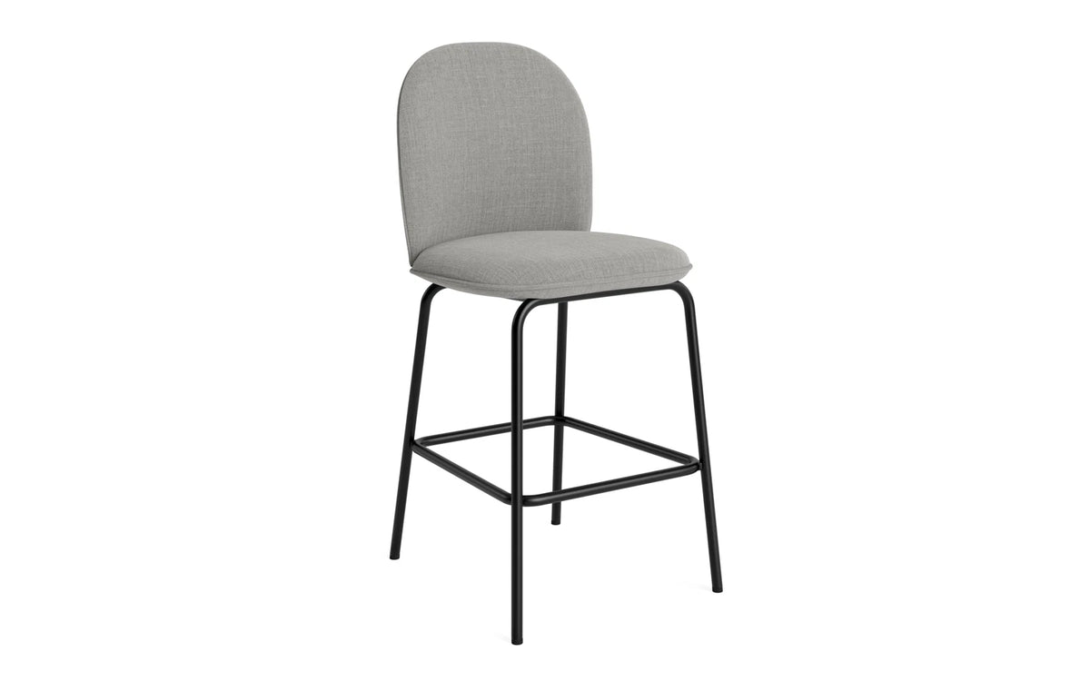Ace Barstuhl 65 cm gepolstert, Schwarz Stahl, Remix in Remix 133 präsentiert im Onlineshop von KAQTU Design AG. Barstuhl ist von Normann Copenhagen