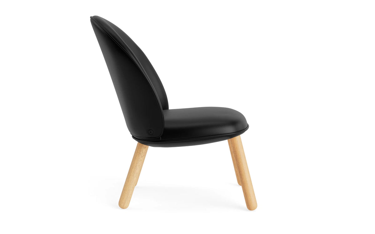 Ace Lounge-Sessel Eiche Ultra in Ultra 41599 präsentiert im Onlineshop von KAQTU Design AG. Sessel ist von Normann Copenhagen