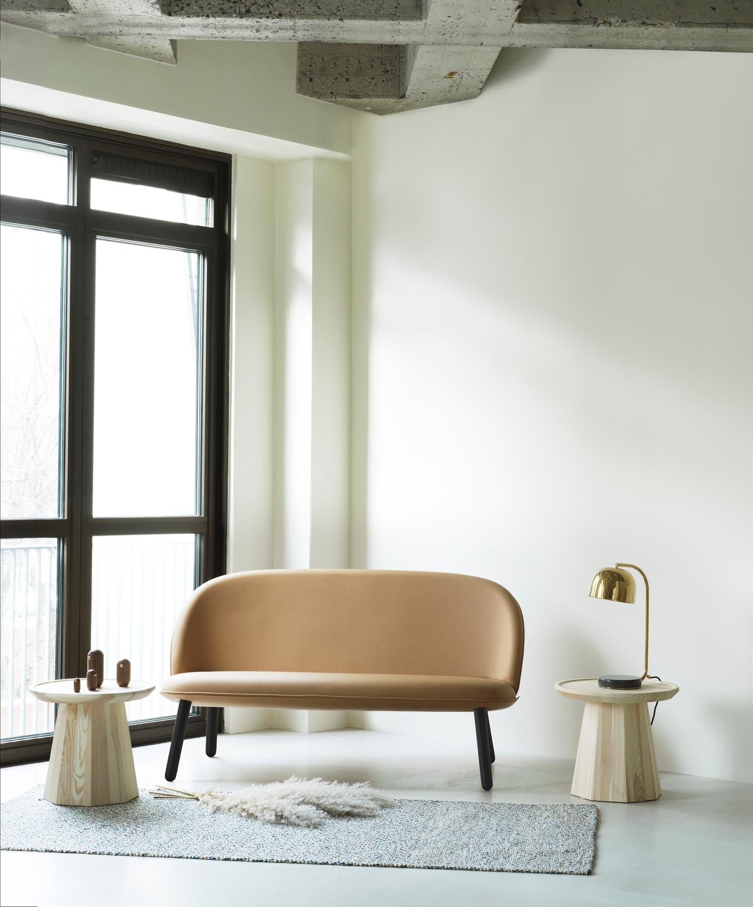 Ace Sofa schwarzes Metallic Stahl Remix in Remix 133 präsentiert im Onlineshop von KAQTU Design AG. 2er Sofa ist von Normann Copenhagen