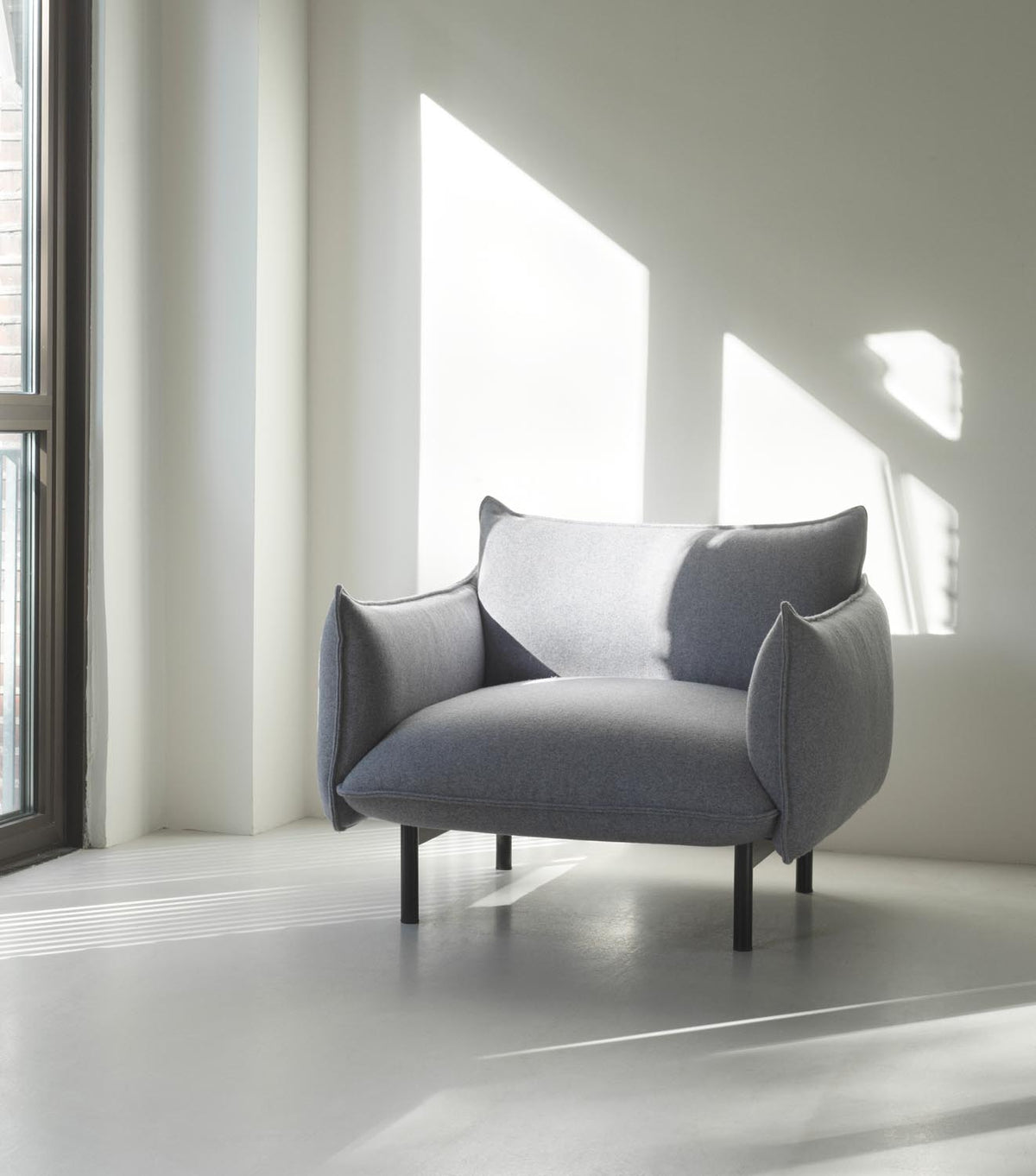 Ark Lounge-Sessel Schwarz Stahl Remix in Remix 133 präsentiert im Onlineshop von KAQTU Design AG. Sessel ist von Normann Copenhagen