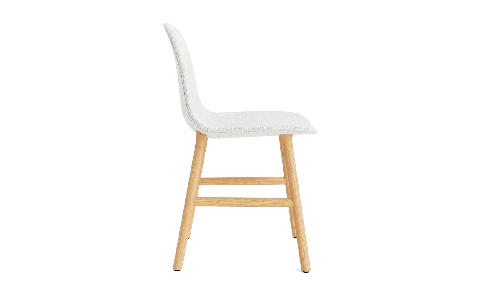 Form Stuhl gepolstert Eiche Hallingdal in Hallingdal 110 präsentiert im Onlineshop von KAQTU Design AG. Stuhl ist von Normann Copenhagen