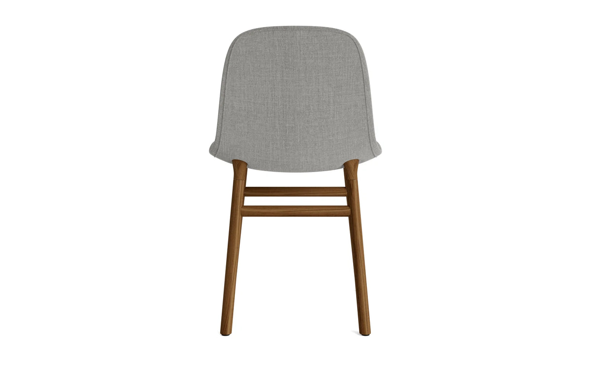 Form Stuhl gepolstert Walnuss Remix in Remix 133 präsentiert im Onlineshop von KAQTU Design AG. Stuhl ist von Normann Copenhagen