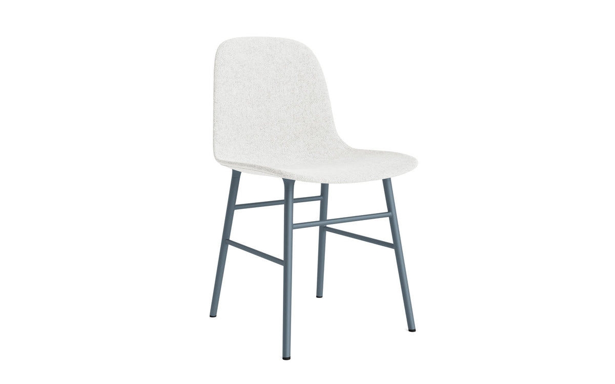 Form Stuhl gepolstert Messing Hallingdal in Hallingdal 110 präsentiert im Onlineshop von KAQTU Design AG. Stuhl ist von Normann Copenhagen