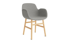Poltroncina Form rivestita in rovere