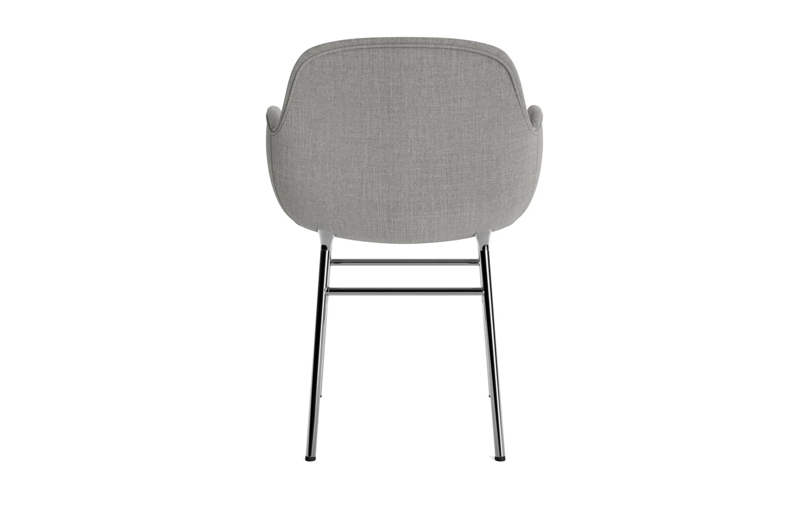 Erleben Sie den Form Lehnstuhl gepolstert Chrom Remix von Normann Copenhagen – ein elegantes Möbelstück, das Komfort und kreative Gestaltungsmöglichkeiten vereint.