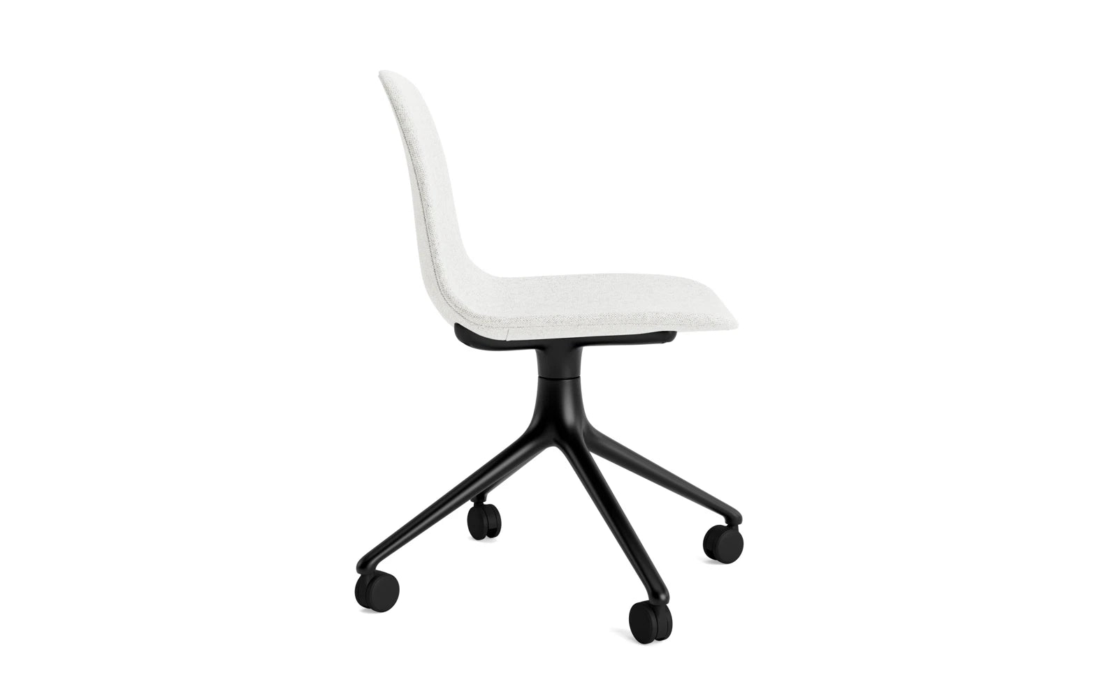 Form Drehstuhl 4W schwarzes Aluminium Vollpolster Hallingdal in Hallingdal 110 präsentiert im Onlineshop von KAQTU Design AG. Drehstuhl ist von Normann Copenhagen