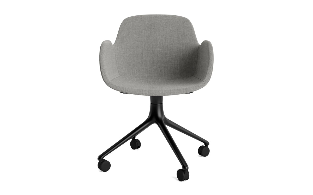 Form Drehstuhl 4W Vollpolster schwarzes Aluminium/Remix in Remix 133 präsentiert im Onlineshop von KAQTU Design AG. Bürostuhl ist von Normann Copenhagen