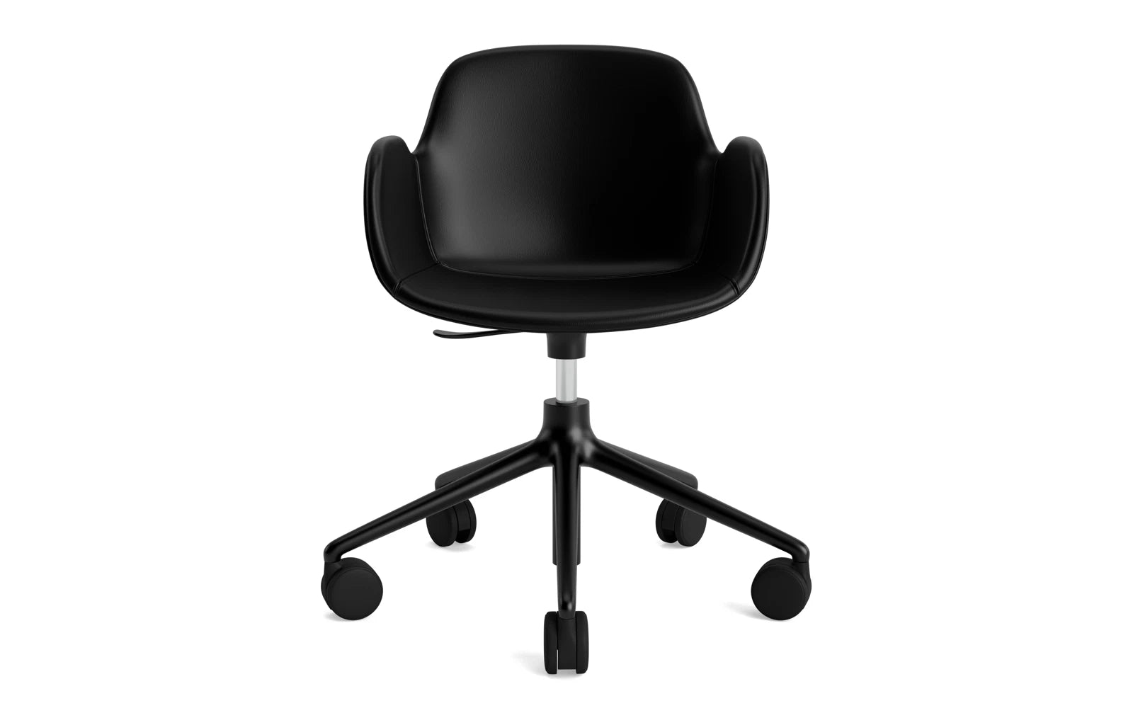 Form Drehsessel mit Rollen gepolstert schwarze aluminium Ultra Leder in Ultra 41599 präsentiert im Onlineshop von KAQTU Design AG. Sessel ist von Normann Copenhagen