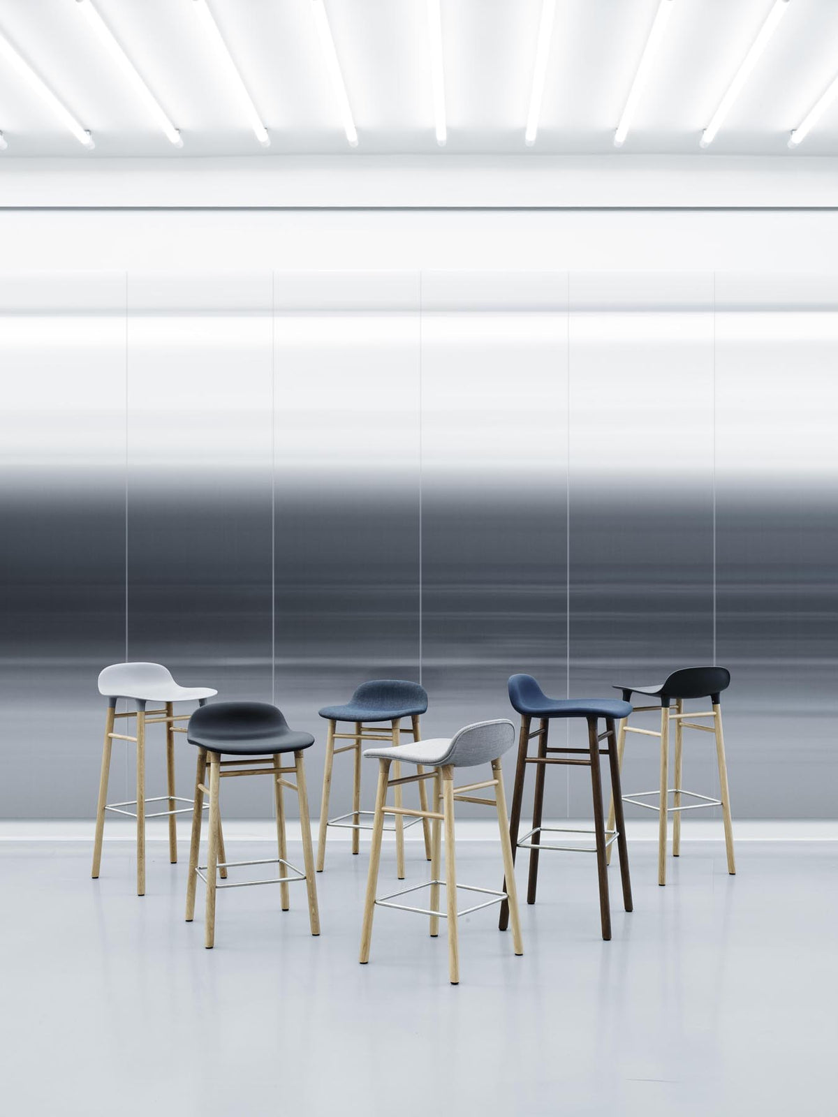 Form Barstuhl 65 cm gepolstert Eiche Remix in Remix 133 präsentiert im Onlineshop von KAQTU Design AG. Barstuhl ist von Normann Copenhagen