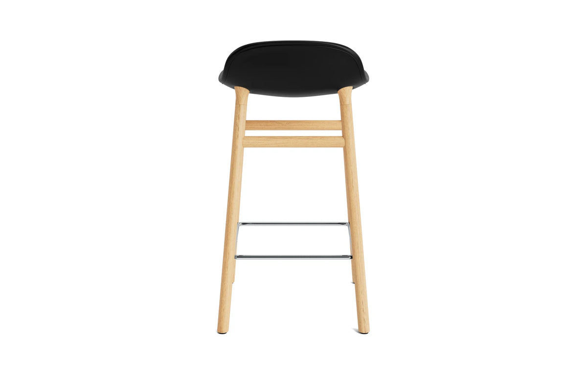 Form Barstuhl 65 cm gepolstert Eiche Ultra in Ultra 41599 präsentiert im Onlineshop von KAQTU Design AG. Barstuhl ist von Normann Copenhagen