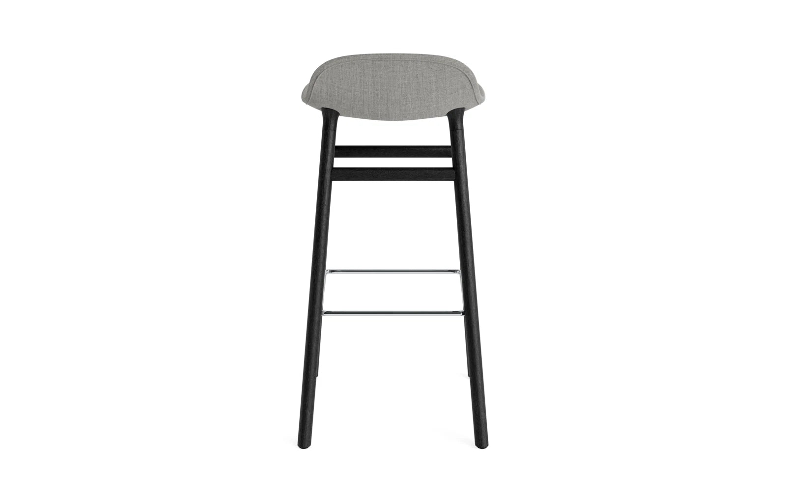 Der Form Barhocker von Normann Copenhagen vereint schlichtes Design, Funktion und Ästhetik. Handgefertigt mit Holz- oder Stahlrahmen und gepolstertem Sitz, bietet er über 40.000 Kombinationsmöglichkeiten mit hochwertigen Stoffen und Leder.