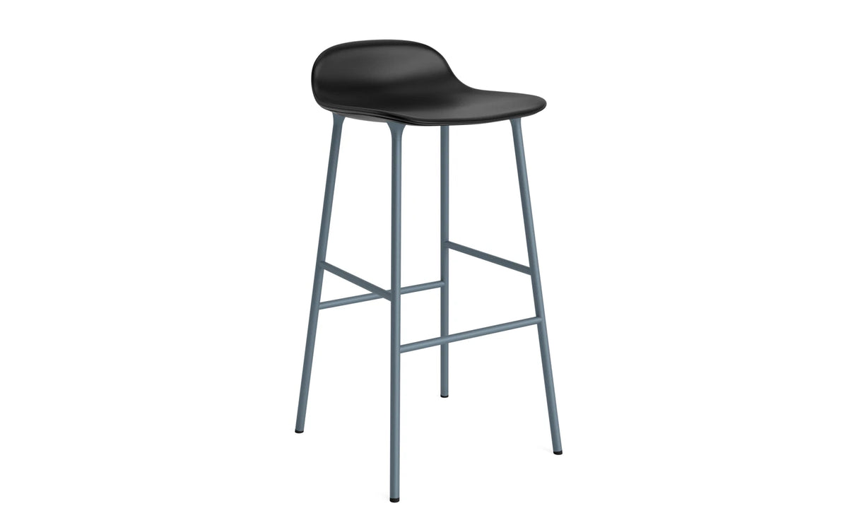 Form Barstuhl 75 cm gepolstert Stahl blau Ultra in Ultra 41599 präsentiert im Onlineshop von KAQTU Design AG. Barstuhl ist von Normann Copenhagen