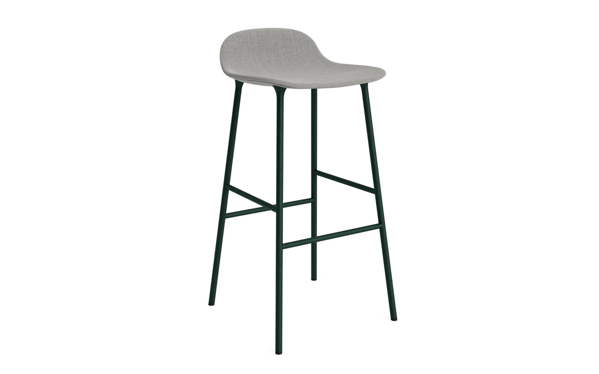 Form Barstuhl 75 cm gepolstert Stahl Grün Remix in Remix 133 präsentiert im Onlineshop von KAQTU Design AG. Barstuhl ist von Normann Copenhagen