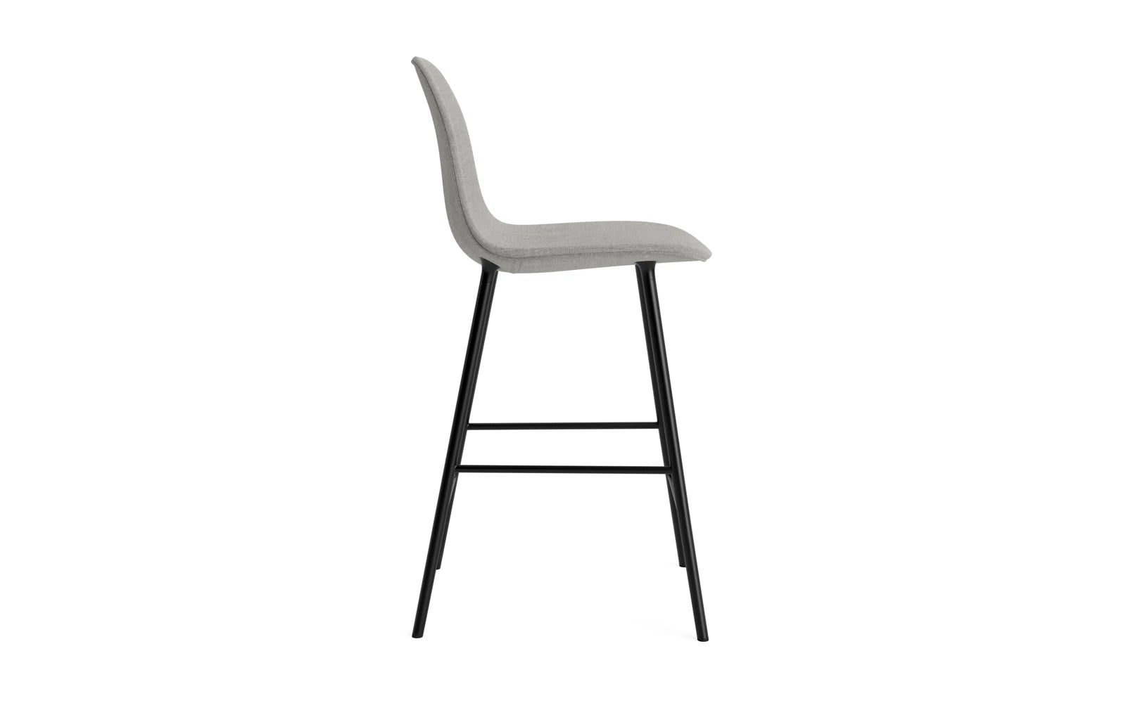 Form Barstuhl 65 cm gepolstert Schwarz Stahl Remix in Remix 133 präsentiert im Onlineshop von KAQTU Design AG. Barstuhl ist von Normann Copenhagen