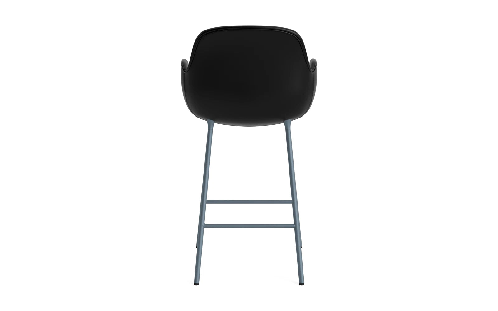 Form Barstuhl mit Armlehne 65 cm gepolstert blau Stahl/Ultra leder in Ultra 41599 präsentiert im Onlineshop von KAQTU Design AG. Barstuhl ist von Normann Copenhagen