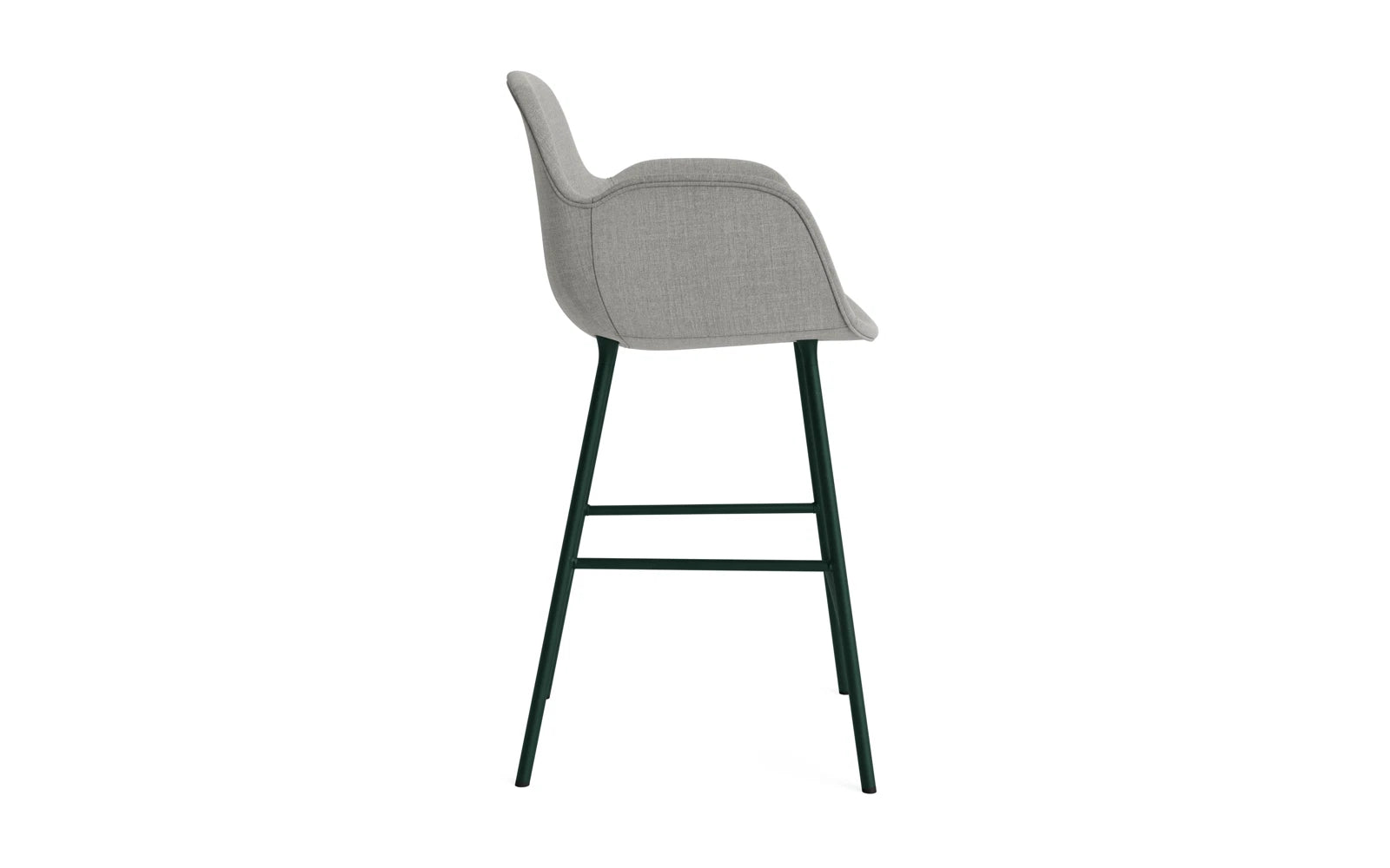 Form Barstuhl mit Armlehne 65 cm gepolstert Grün Stahl/Remix in Remix 133 präsentiert im Onlineshop von KAQTU Design AG. Barstuhl ist von Normann Copenhagen