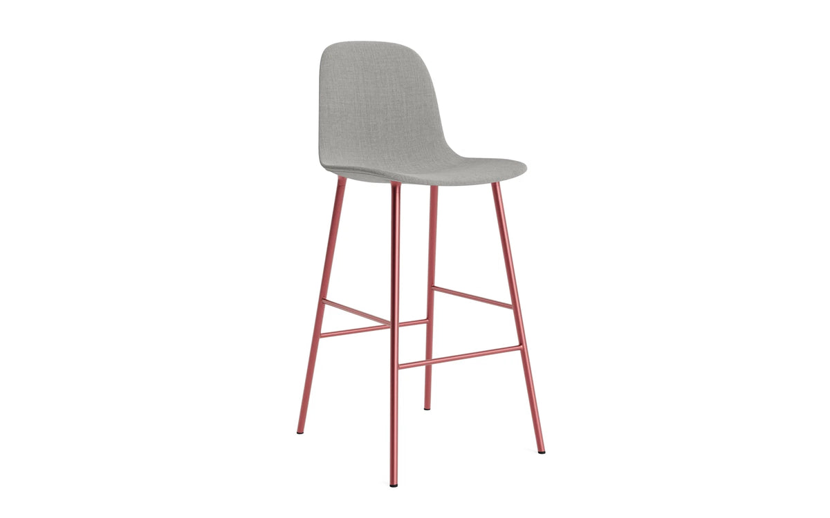 Form Barstuhl 75 cm gepolstert Rot Stahl Remix in Remix 133 präsentiert im Onlineshop von KAQTU Design AG. Barstuhl ist von Normann Copenhagen