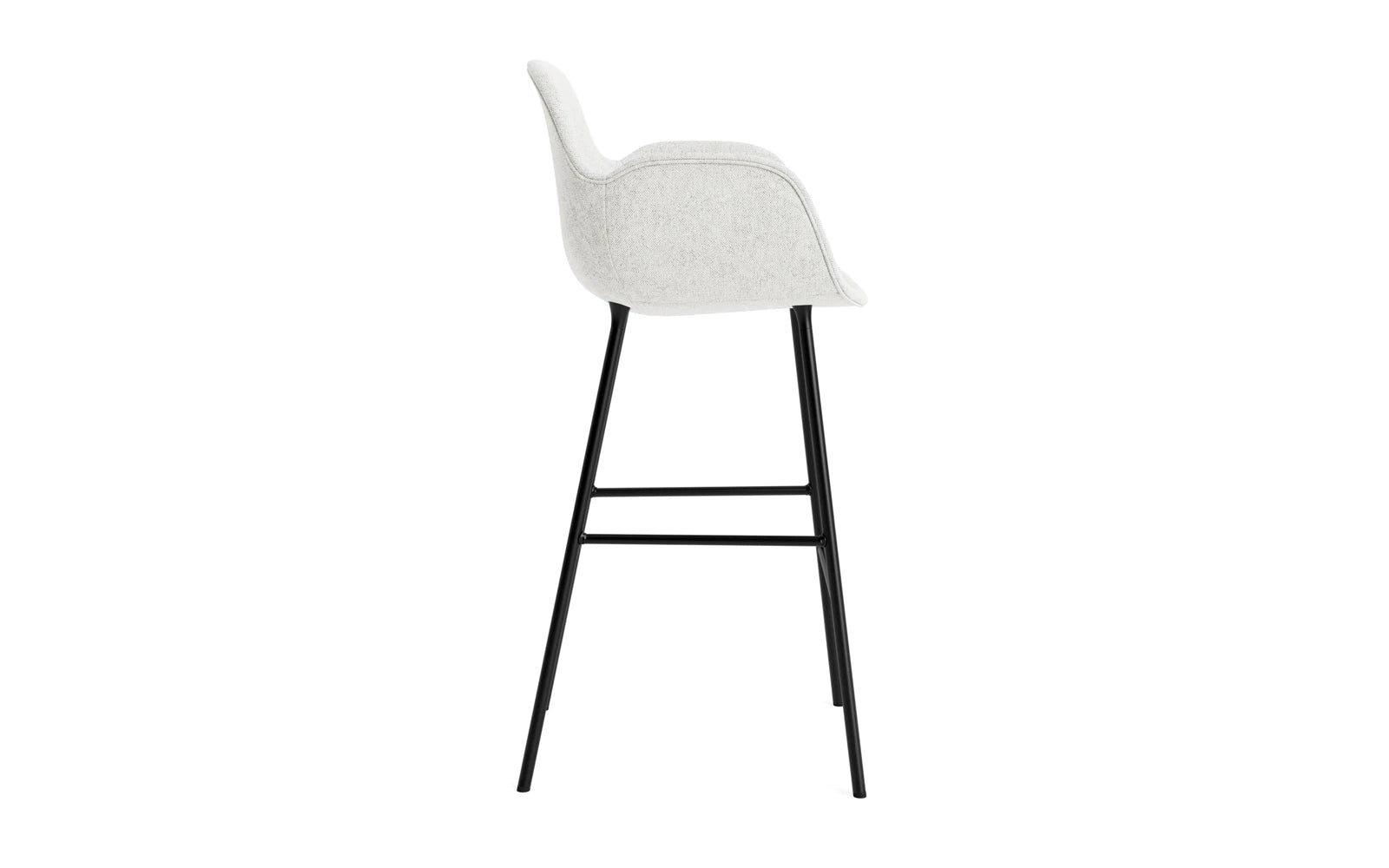 Form Barstuhl mit Armlehne 75 cm gepolstert Schwartz Stahl Hallingdal in Hallingdal 110 präsentiert im Onlineshop von KAQTU Design AG. Barstuhl ist von Normann Copenhagen