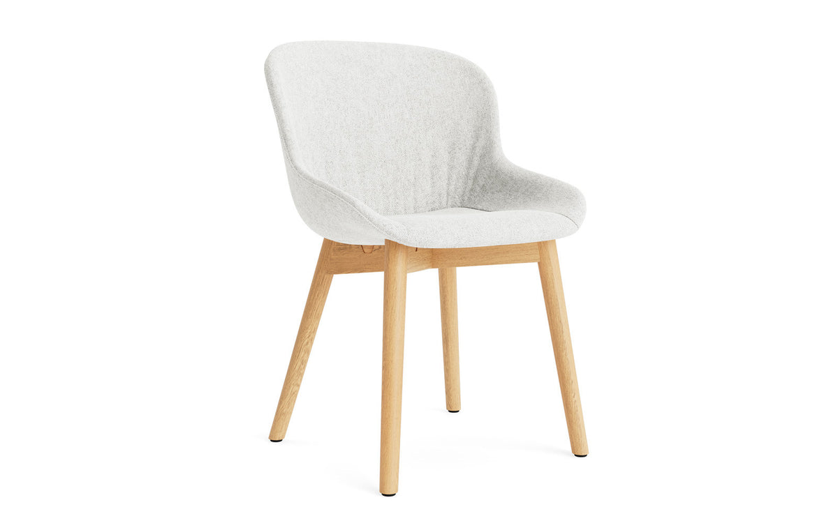 Hyg Comfort Stuhl Vollpolster Eiche Hallingdal in Hallingdal 110 präsentiert im Onlineshop von KAQTU Design AG. Stuhl ist von Normann Copenhagen
