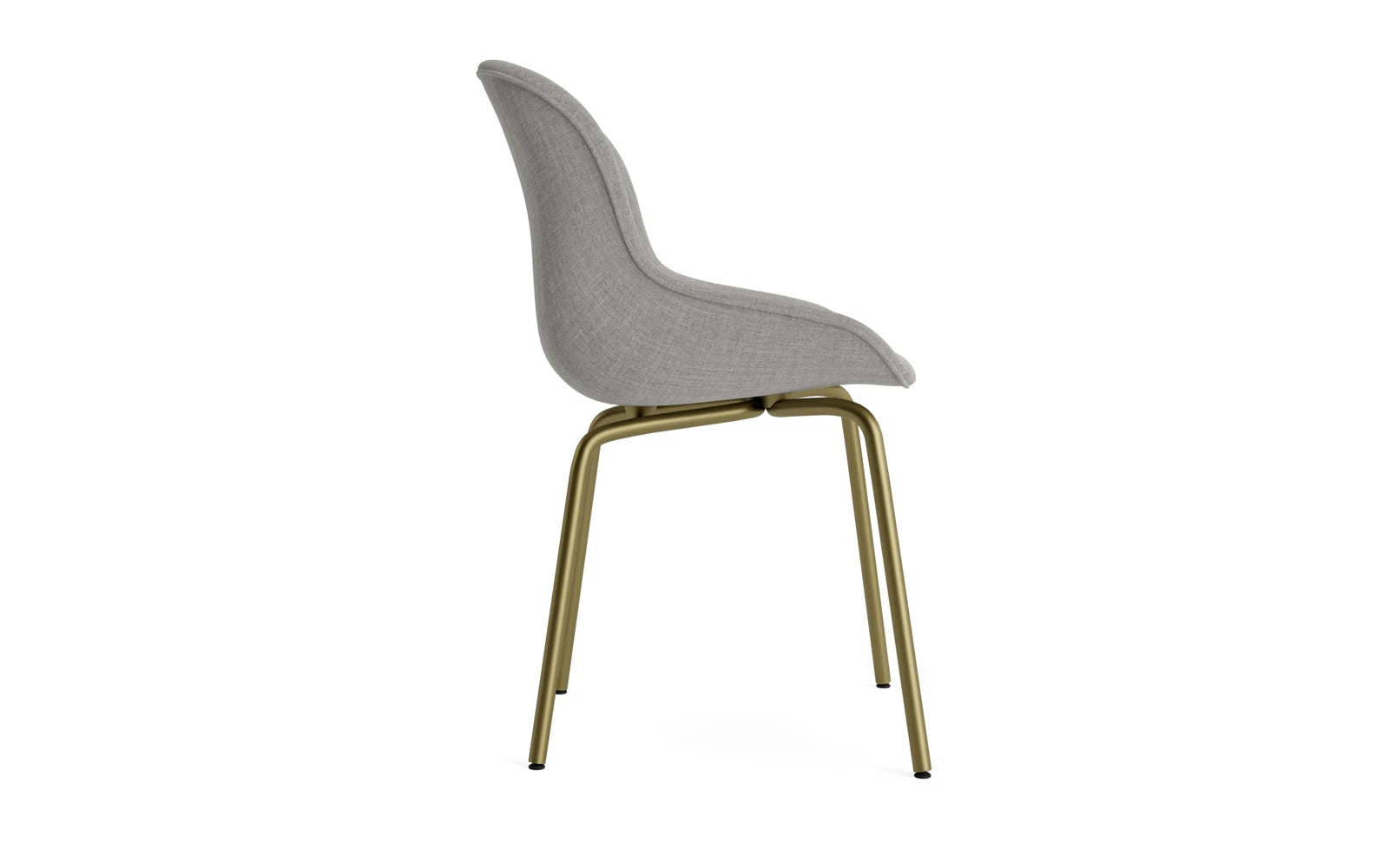 Der Hyg Stuhl von Normann Copenhagen vereint dänische Hygge mit sanften Linien und gemütlicher Polsterung. Wählbar in Stoff oder Leder.