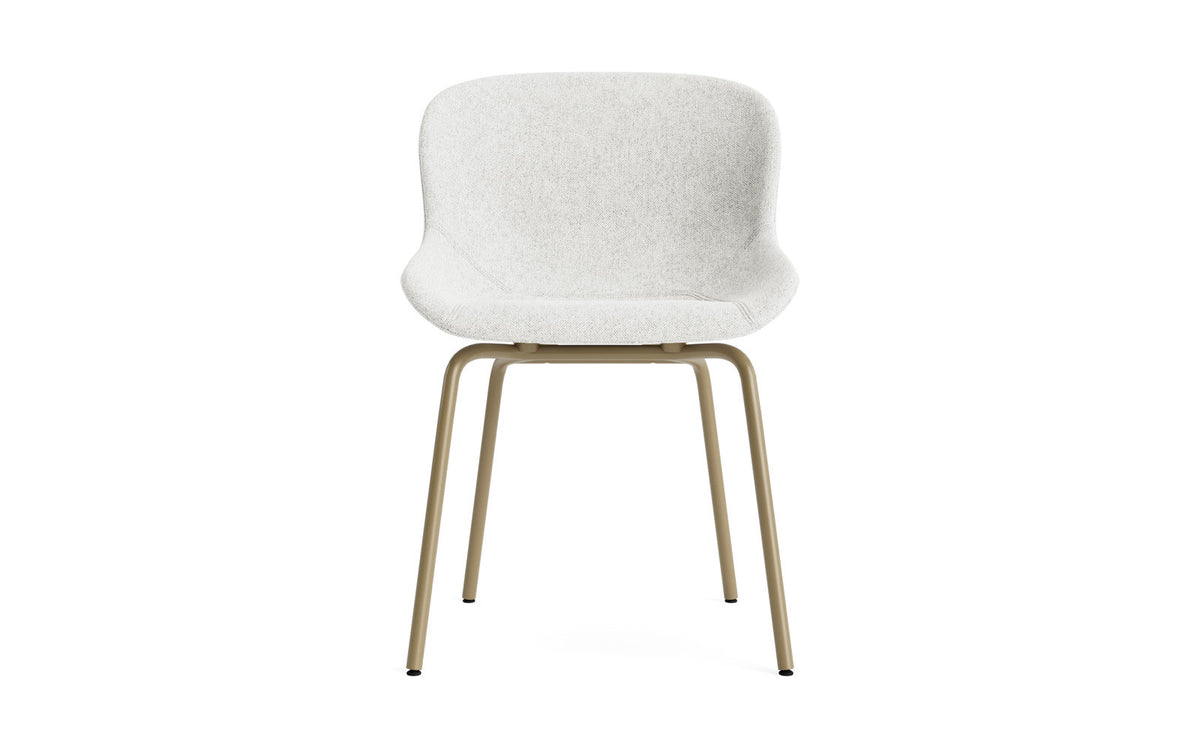 Hyg Stuhl Vollpolster Sand/Hallingdal in Hallingdal 110 präsentiert im Onlineshop von KAQTU Design AG. Stuhl ist von Normann Copenhagen