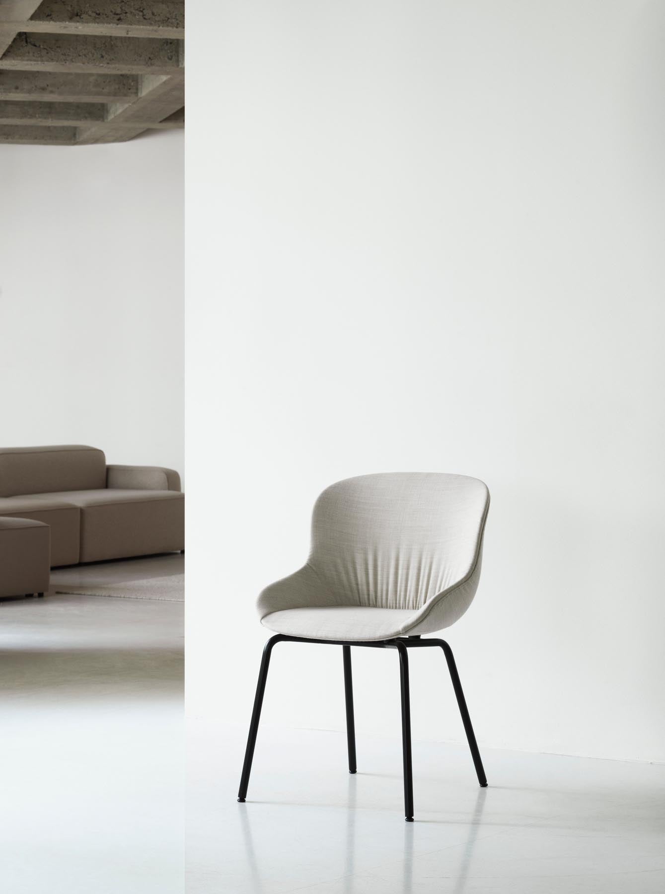 Hyg Comfort Stuhl Vollpolster Weiss stahl Remix in Remix 133 präsentiert im Onlineshop von KAQTU Design AG. Stuhl ist von Normann Copenhagen