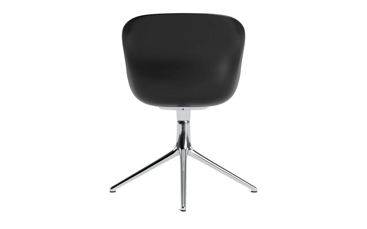 Hyg Drehstuhl 4B gepolstert Alu Schwartz /Remix in Remix 133 präsentiert im Onlineshop von KAQTU Design AG. Dreh-Schalenstuhl ist von Normann Copenhagen