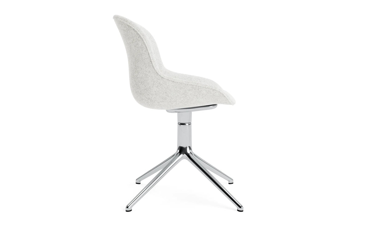 Hyg Comfort Drehstuhl 4B gepolstert Alu Hallingdal in Hallingdal 110 präsentiert im Onlineshop von KAQTU Design AG. Drehstuhl ist von Normann Copenhagen