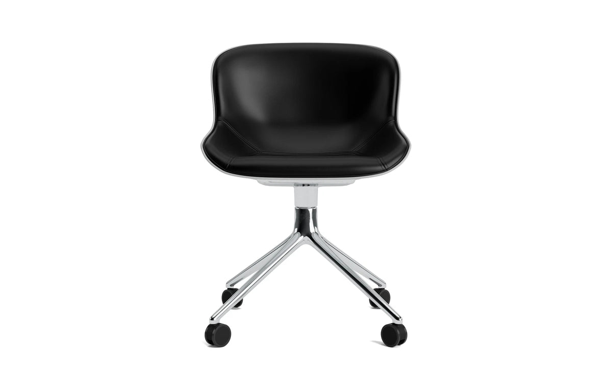 Hyg Drehstuhl 4W Frontpolster Aluminium Grau/Ultra in Ultra 41599 präsentiert im Onlineshop von KAQTU Design AG. Drehstuhl ist von Normann Copenhagen