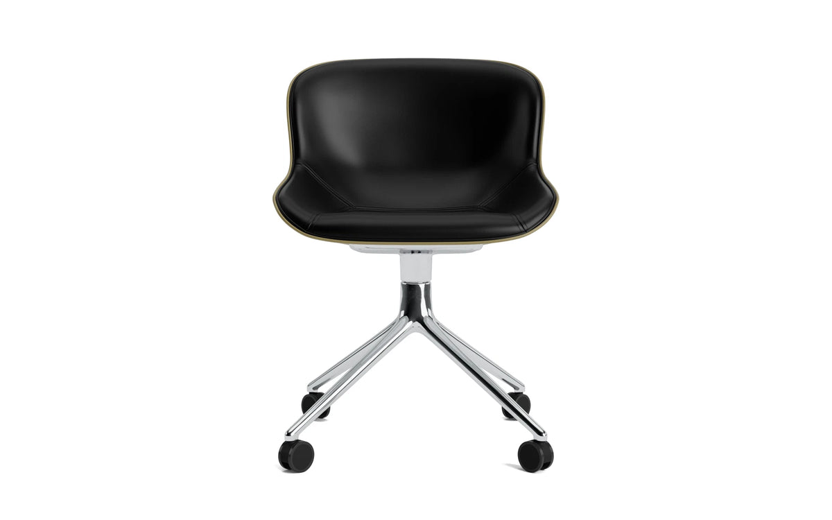 Hyg Drehstuhl 4W Frontpolster Aluminium Olive/Ultra in Ultra 41599 präsentiert im Onlineshop von KAQTU Design AG. Drehstuhl ist von Normann Copenhagen