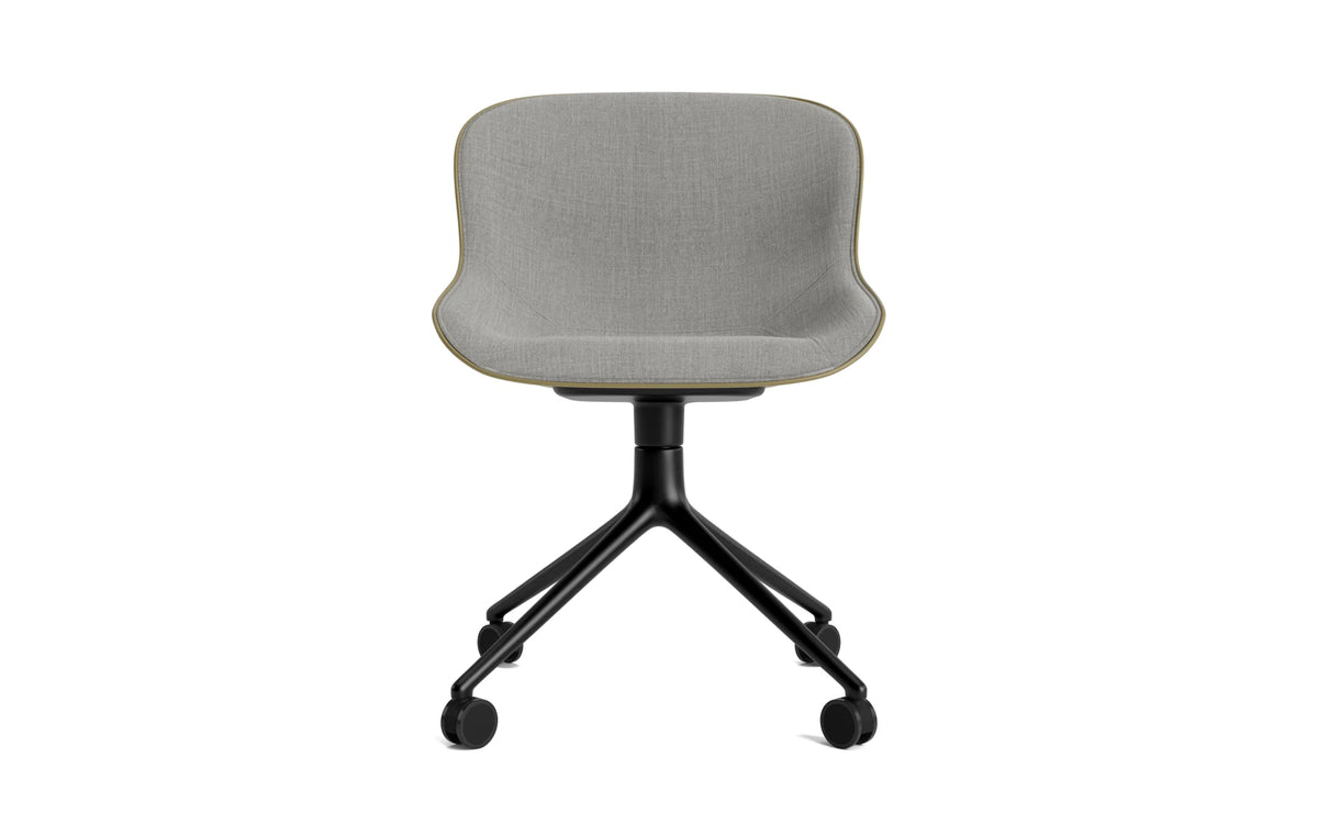 Hyg Drehstuhl 4W Frontpolster Schwartz Alu Olive/Remix in Remix 133 präsentiert im Onlineshop von KAQTU Design AG. Drehstuhl ist von Normann Copenhagen