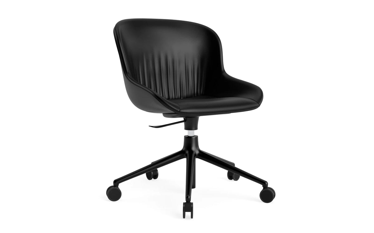 Hyg Comfort Drehstuhl mit 5 Rollen Gas Lift Polster Schwartz Alu Ultra in Ultra 41599 präsentiert im Onlineshop von KAQTU Design AG. Bürostuhl ist von Normann Copenhagen