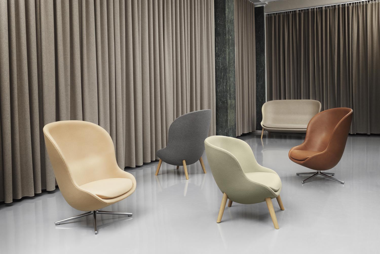 Der Hyg Lounge Sessel von Normann Copenhagen vereint dänische Hygge mit Komfort und Stil. Wählen Sie aus vielfältigen Stoff- und Lederoptionen.