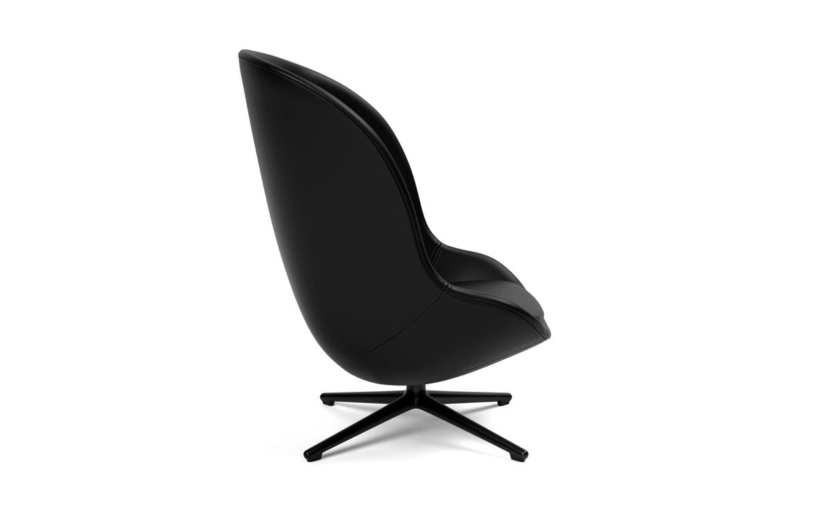 Hyg Lounge-Sessel Hoch mit Drehgestell schwarzes Aluminium Ultra Leder in Ultra 41599 präsentiert im Onlineshop von KAQTU Design AG. Drehsessel ist von Normann Copenhagen