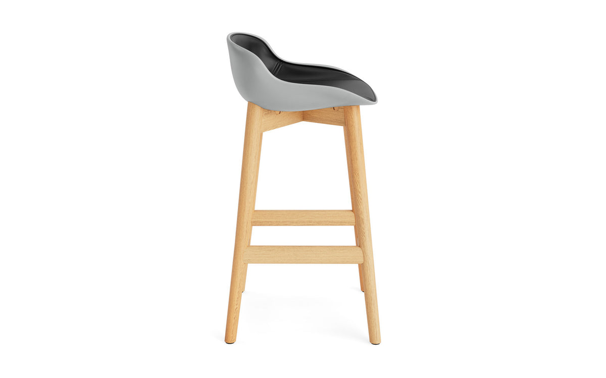 Hyg Barhocker 65 cm Polster Eiche Grau/Remix in Ultra 41599 präsentiert im Onlineshop von KAQTU Design AG. Barstuhl ist von Normann Copenhagen
