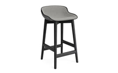 Hyg bar stool 65 cm upholstered in black & black oak