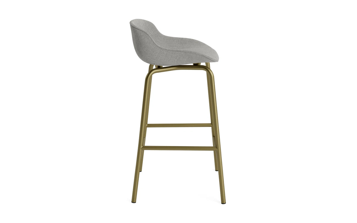 Hyg Barhocker 65 cm Vollpolster Olive Stahl Remix in Remix 133 präsentiert im Onlineshop von KAQTU Design AG. Barstuhl ist von Normann Copenhagen