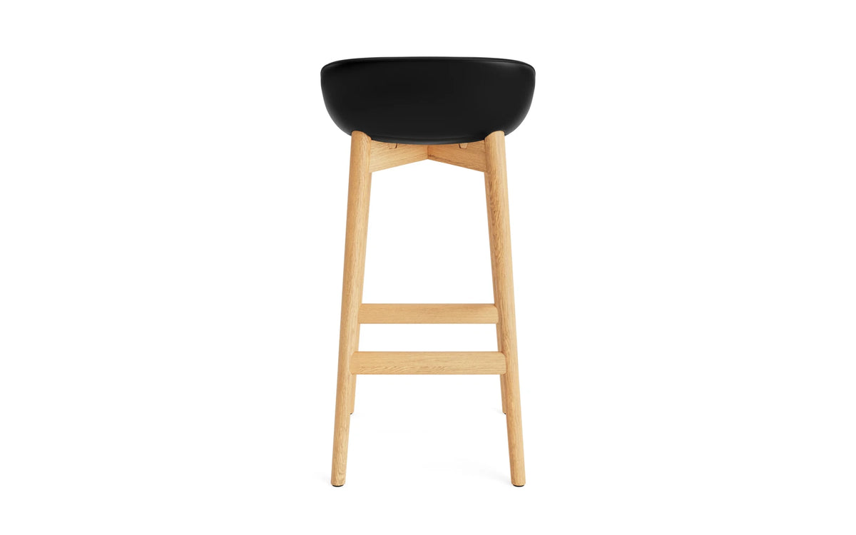 Hyg Barhocker 75 cm vollpolster Eiche Ultra leder in Ultra 41599 präsentiert im Onlineshop von KAQTU Design AG. Barstuhl ist von Normann Copenhagen