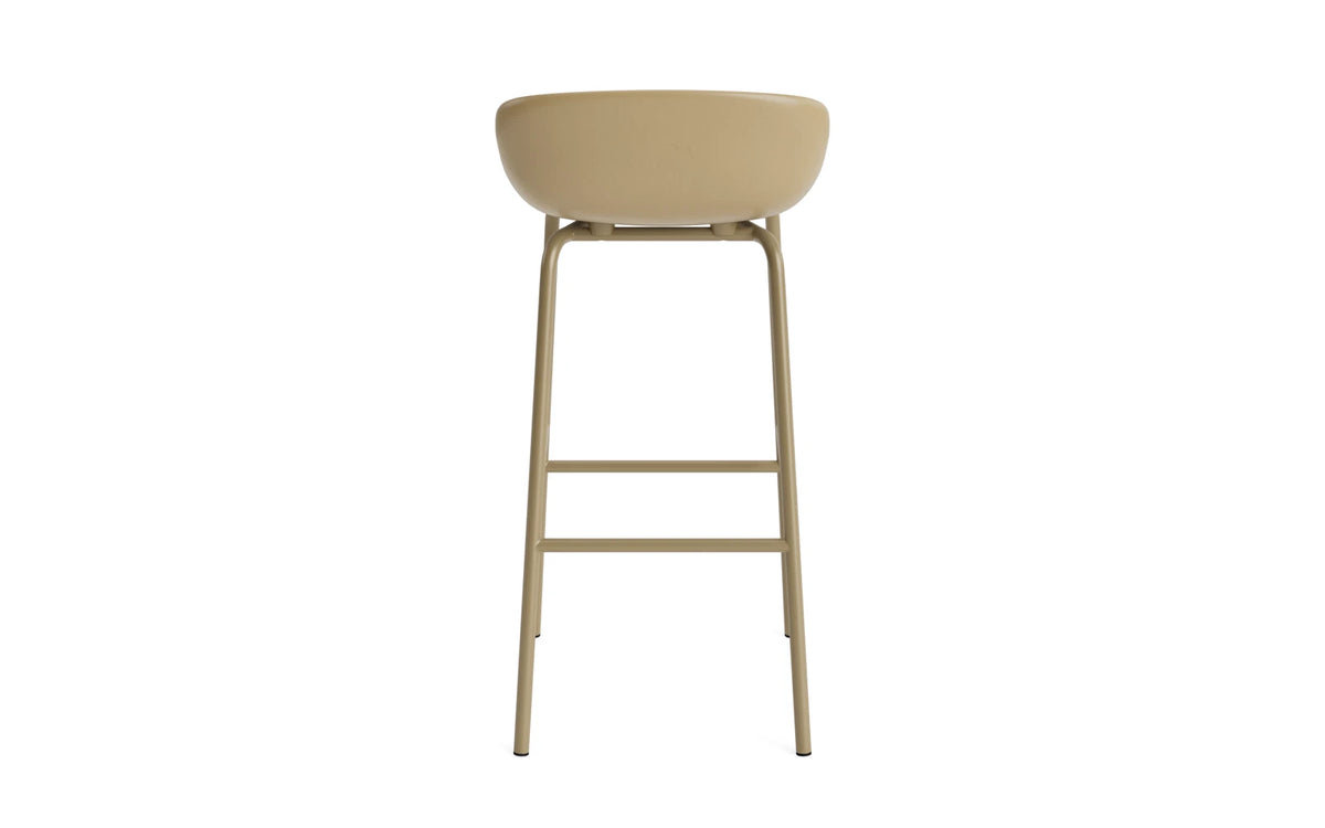 Hyg Barhocker 75 cm Frontpolster Stahl Sand/Ultra in Ultra 41599 präsentiert im Onlineshop von KAQTU Design AG. Barstuhl ist von Normann Copenhagen