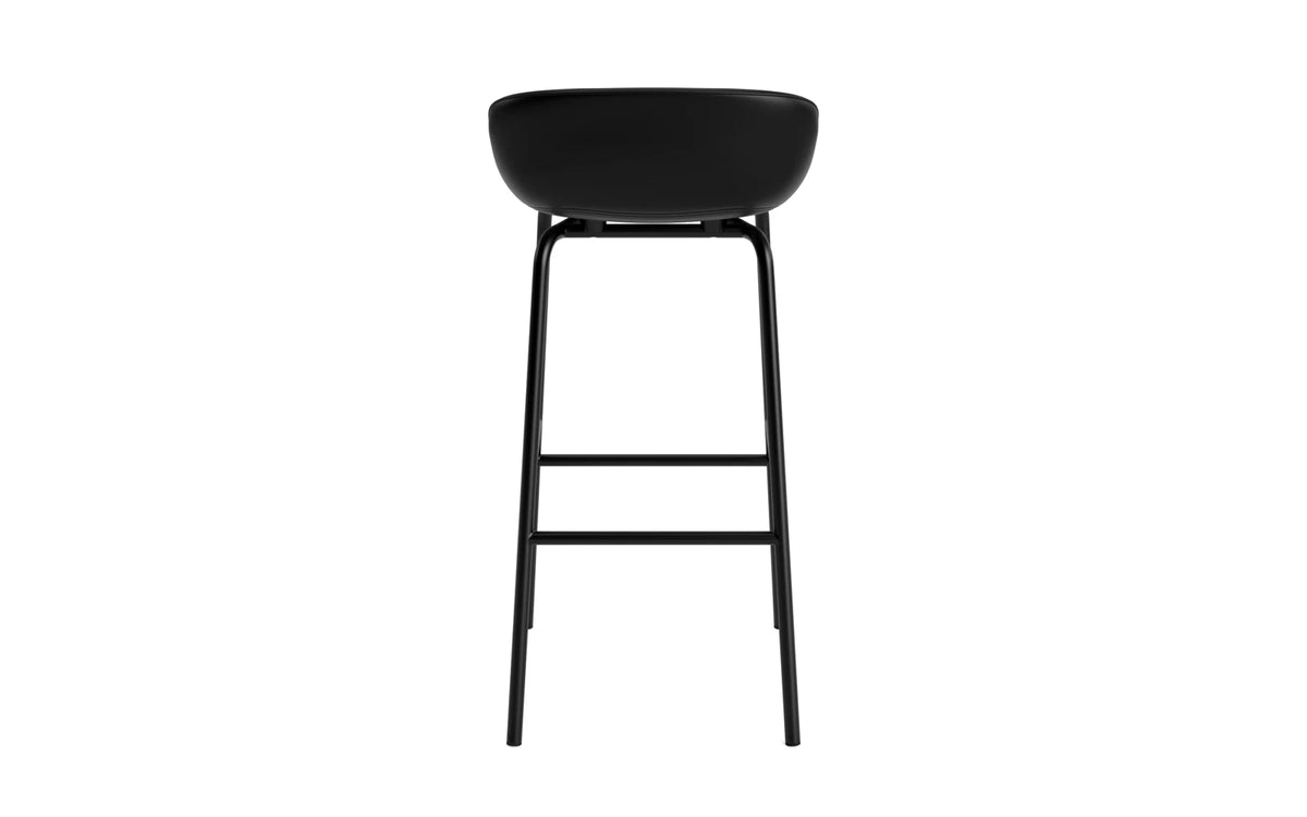 Hyg Barhocker 75 cm gepolstert schwarzes stahl Ultra leder in Ultra 41599 präsentiert im Onlineshop von KAQTU Design AG. Barhocker ist von Normann Copenhagen