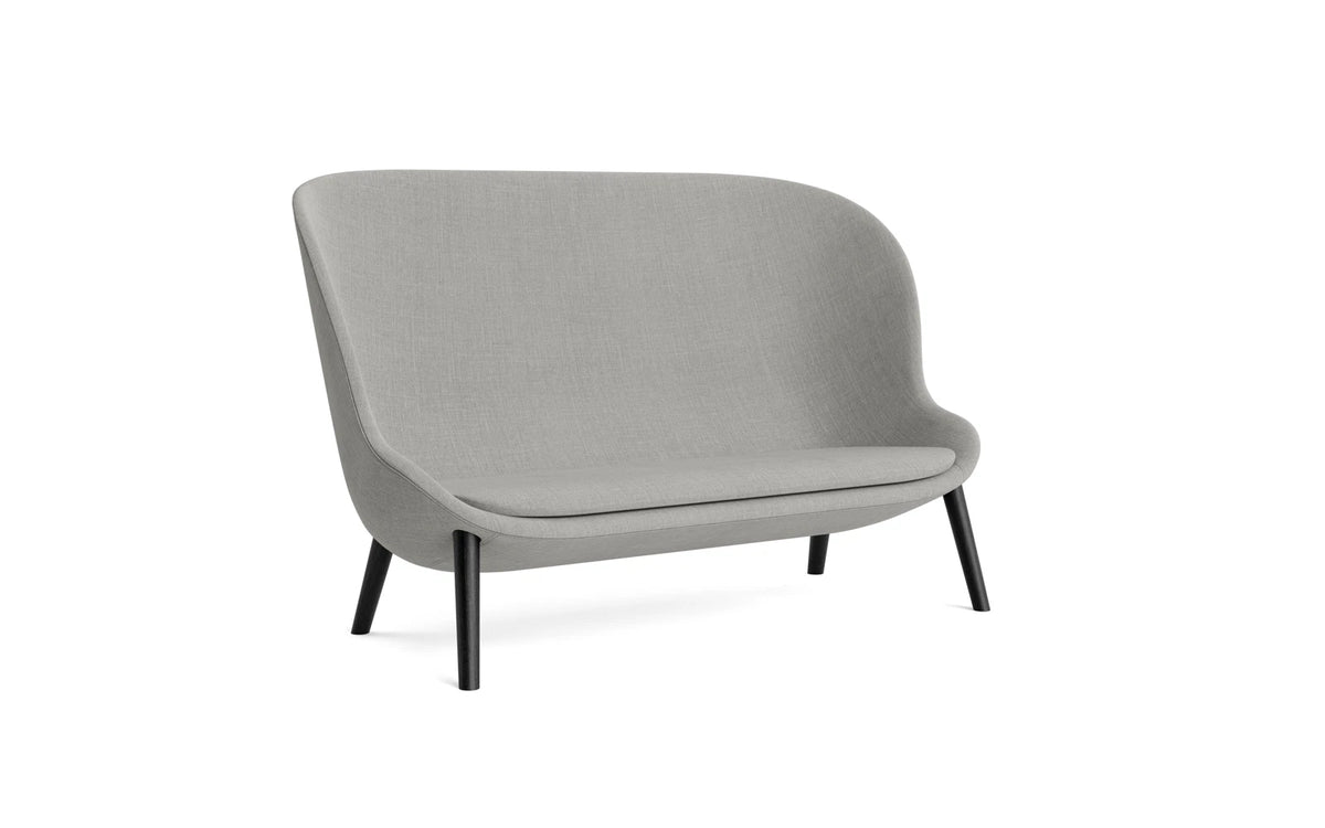 Hyg Sofa Schwartze Eiche Remix in Remix 133 präsentiert im Onlineshop von KAQTU Design AG. 2er Sofa ist von Normann Copenhagen