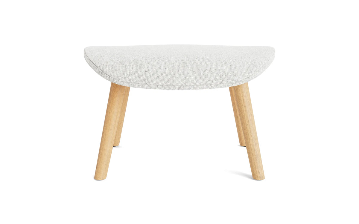 Hyg Fusshocker Eiche Hallingdal in Hallingdal 110 präsentiert im Onlineshop von KAQTU Design AG. Ottoman ist von Normann Copenhagen