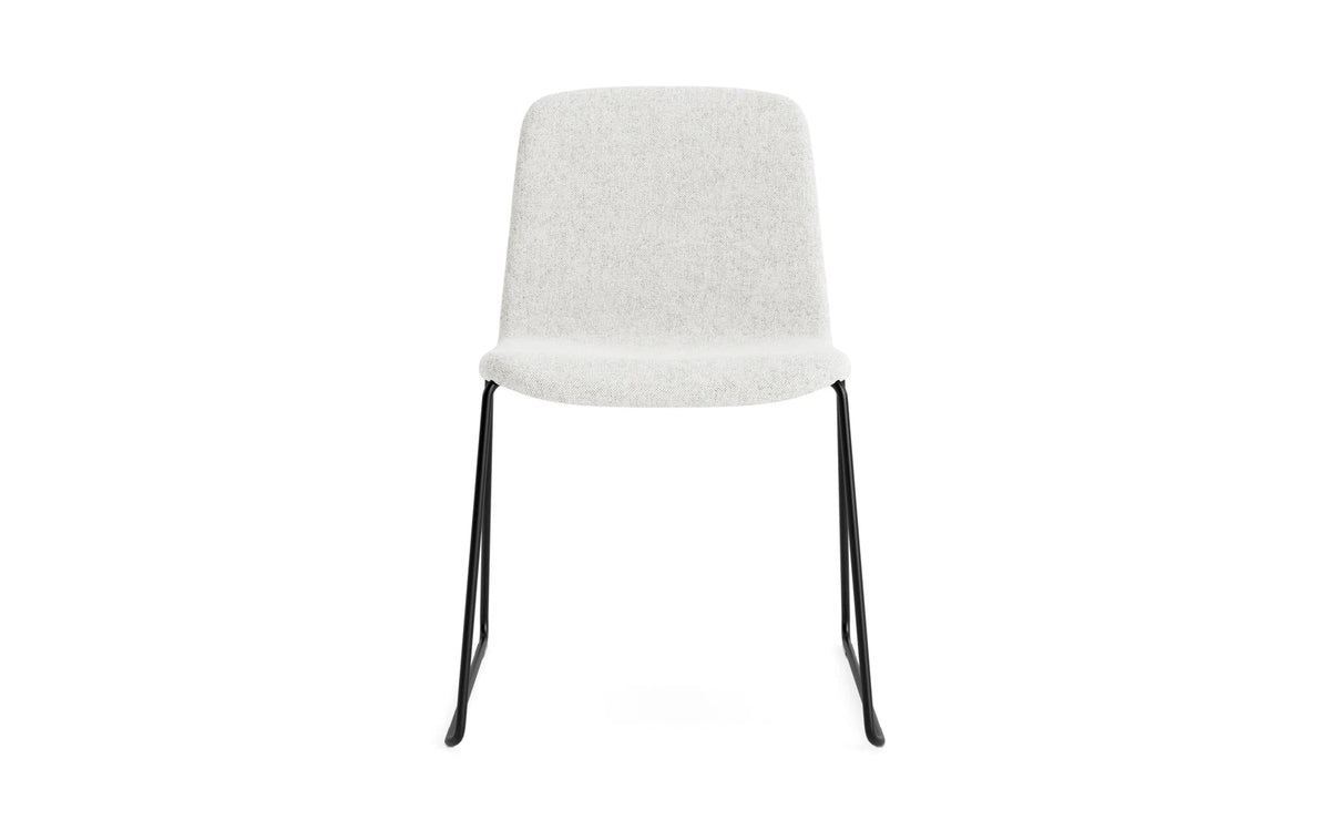 Just Stuhl gepolstert, schwarzer stahl/Hallingdal in Hallingdal 110 präsentiert im Onlineshop von KAQTU Design AG. Stuhl ist von Normann Copenhagen