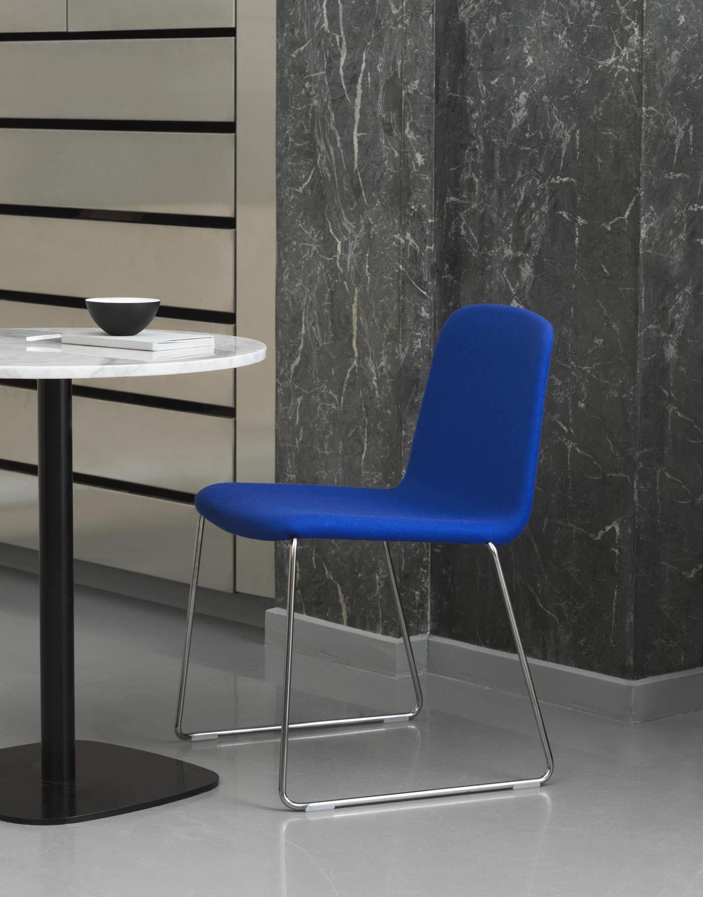 Just Stuhl gepolstert, schwarzer stahl/Hallingdal in Hallingdal 110 präsentiert im Onlineshop von KAQTU Design AG. Stuhl ist von Normann Copenhagen