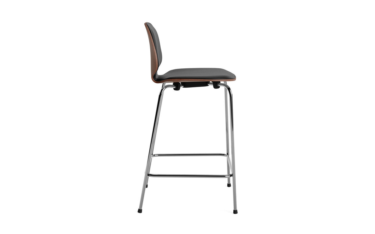 My Chair Barhocker 65 cm Frontpolster Krom Walnuss in Ultra 41599 präsentiert im Onlineshop von KAQTU Design AG. Barstuhl ist von Normann Copenhagen