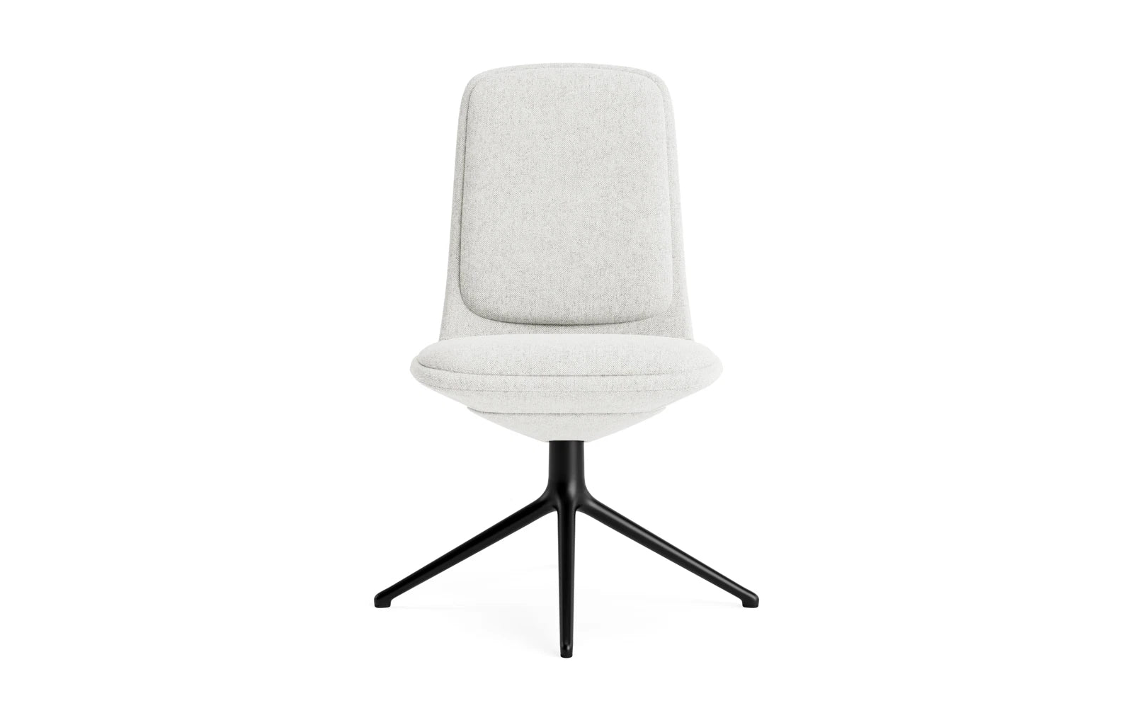 Entdecken Sie den Off Chair von Normann Copenhagen: Ein eleganter, ergonomischer Bürostuhl mit schwarzem Aluminiumgestell und Hallingdal-Kissen für höchsten Komfort.