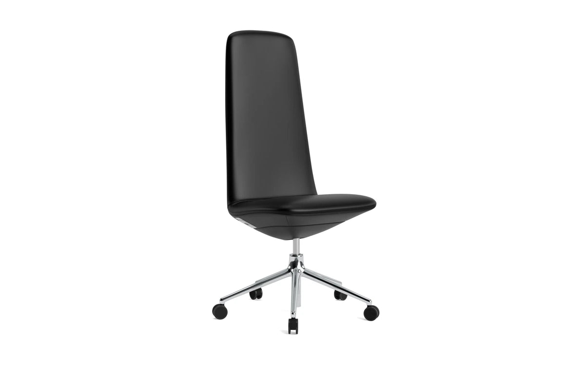 Off Chair Hoch mit Drehgestell und Rollen Gaslift Aluminium Ultra Leder in Ultra 41599 präsentiert im Onlineshop von KAQTU Design AG. Bürostuhl ist von Normann Copenhagen